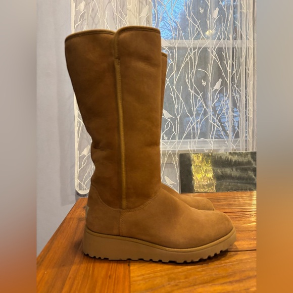 UGG Tall classic boots size 6.5 chestnut color in great conditions - Picture 2 of 10